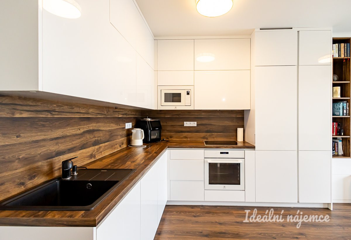 Pronájem bytu 2+kk, Lehovecká, Hloubětín,  50 m2