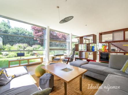 Pronájem - dům/vila, 280 m²