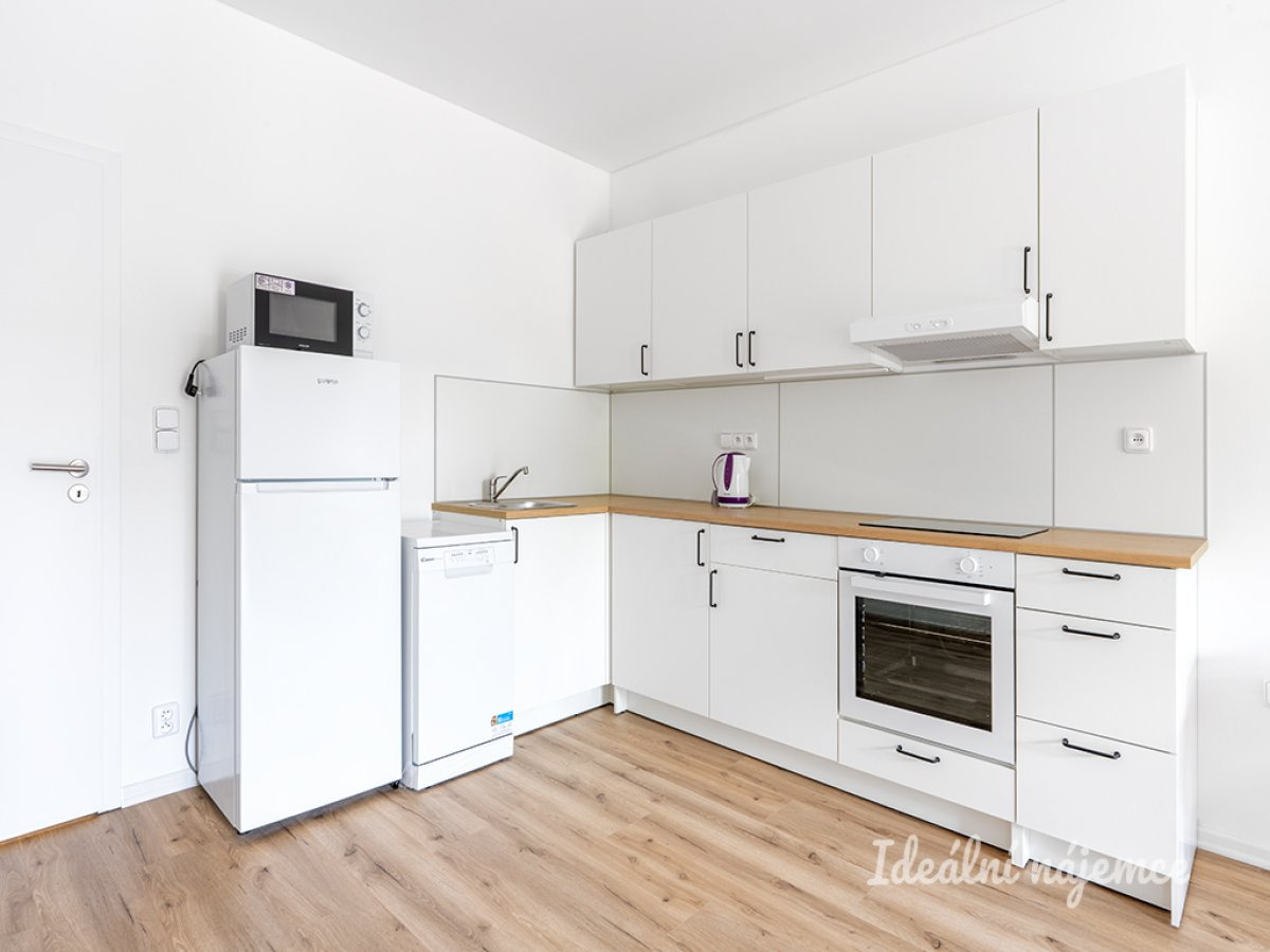 Pronájem bytu 2+kk, Za Černým mostem, Kyje, 24500 Kč/měs, 64 m2
