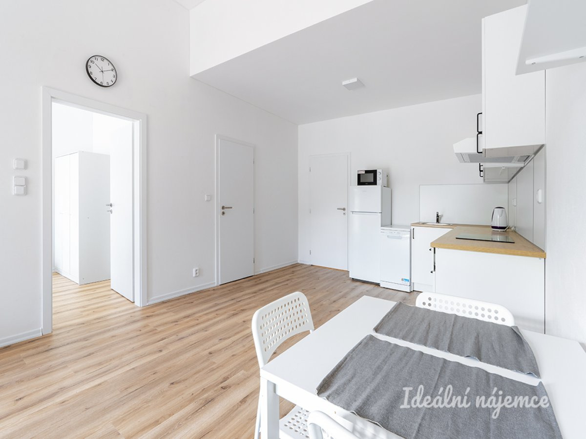 Pronájem bytu 2+kk, Za Černým mostem, Kyje, 24500 Kč/měs, 64 m2