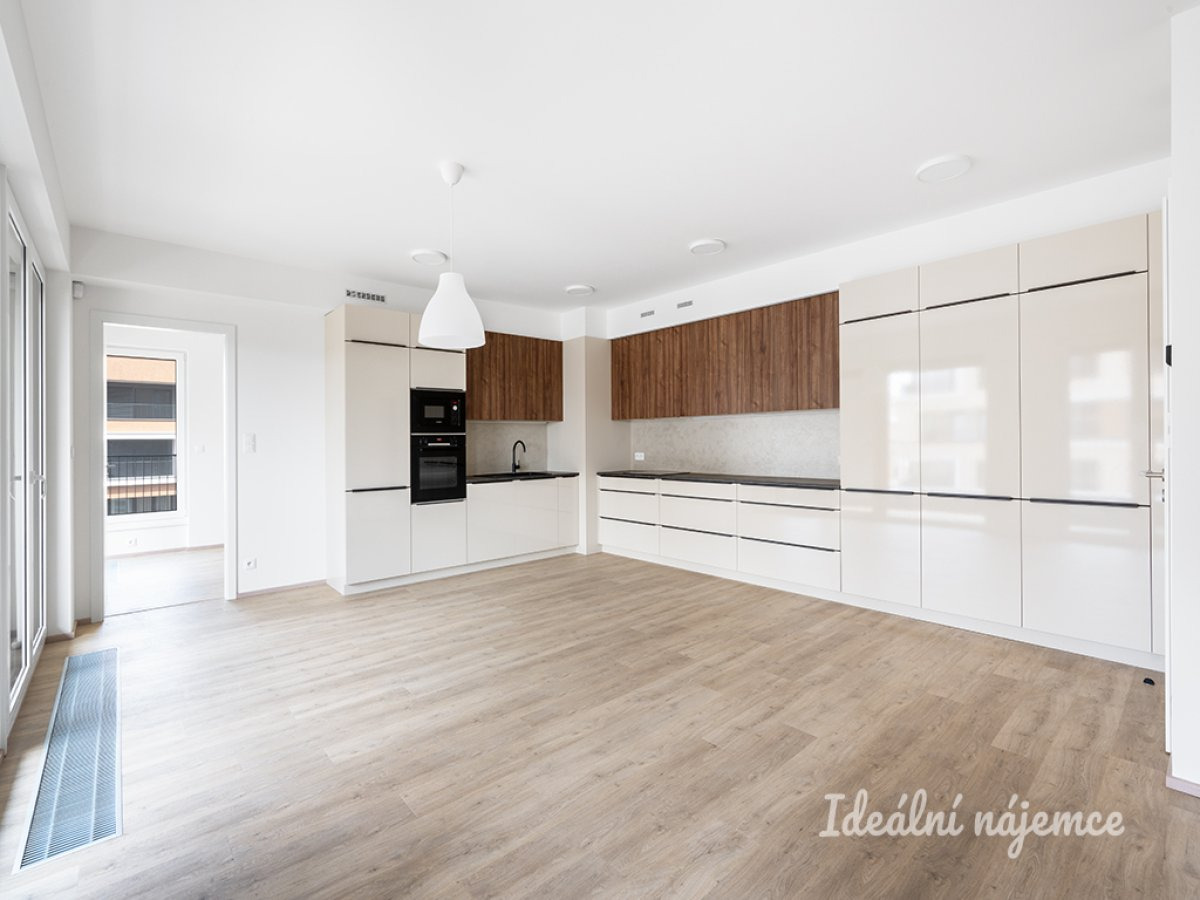 Pronájem bytu 3+kk, Domalípova, Hloubětín,  37000 Kč/měs, 90 m2