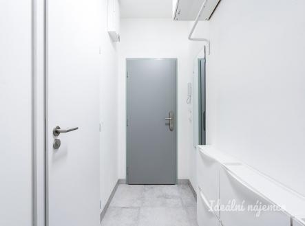 Pronájem bytu, 1+kk, 27 m²