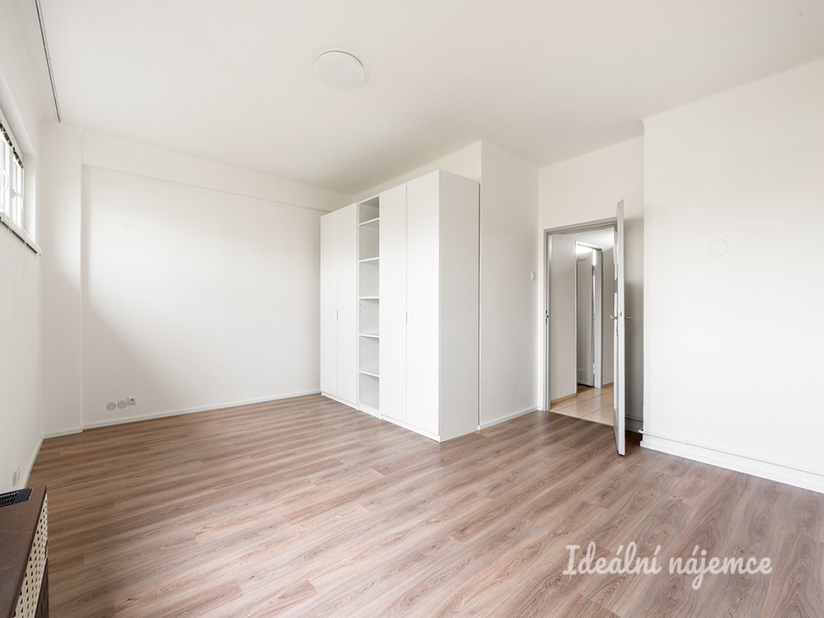 Pronájem bytu 1+1, Osadní, Holešovice, 47 m2