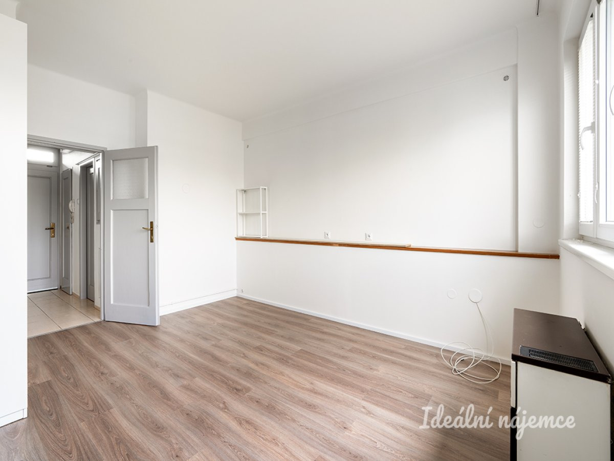 Pronájem bytu 1+1, Osadní, Holešovice, 47 m2