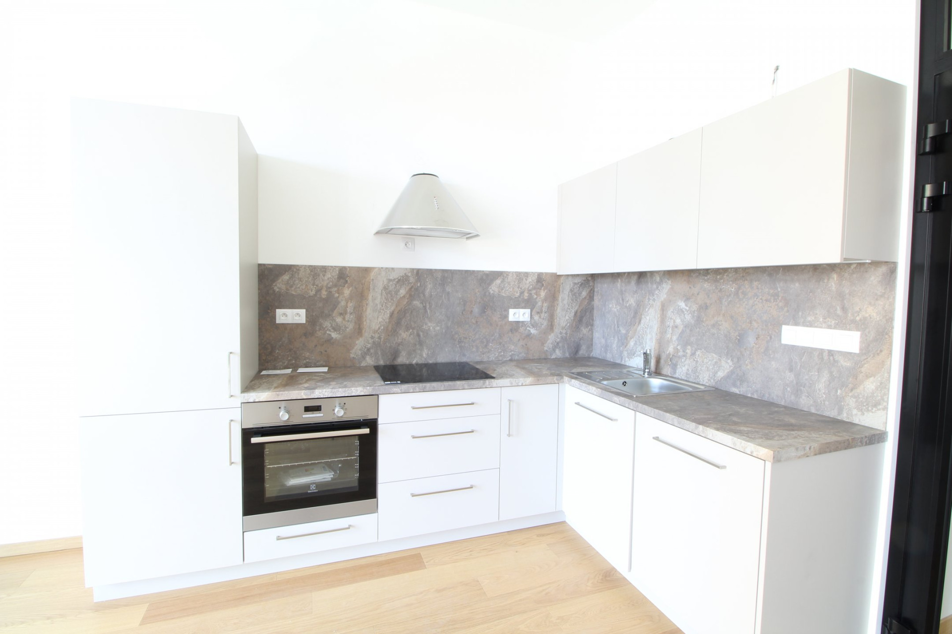 Pronájem bytu 2+kk, Krásova, Žižkov,  Kč/měs, 46 m2