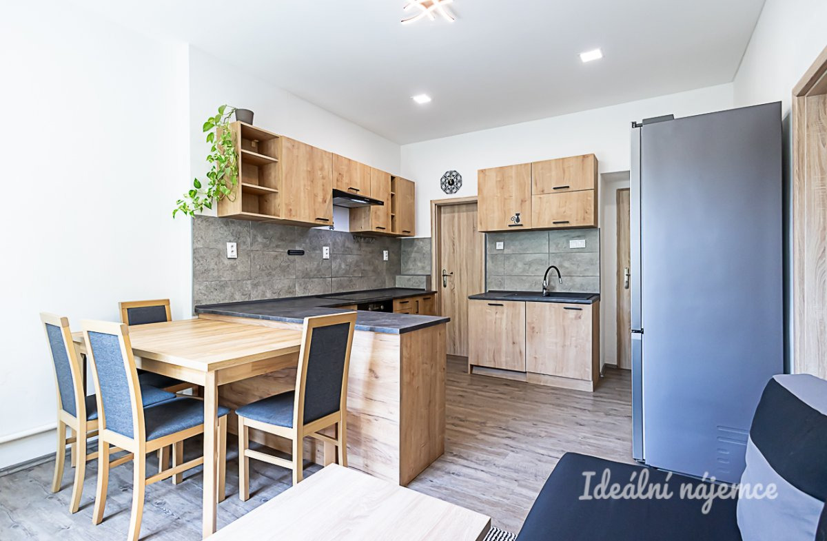 Pronájem bytu 3+kk, Slovinská, Vršovice, 28900 Kč/měs, 67 m2