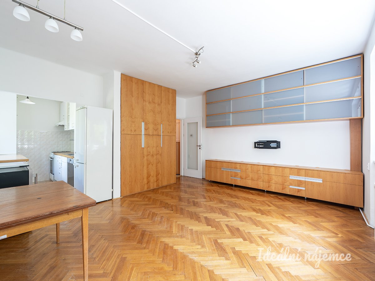 Pronájem bytu 2+1, Pod Skalkou, Smíchov,  23000 Kč/měs, 55 m2