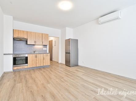 Pronájem bytu, 1+kk, 33 m²