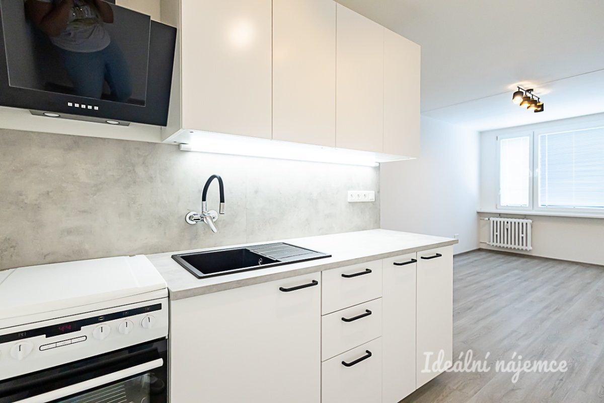 Pronájem bytu 2+kk, K Lipám, Střížkov, 19500 Kč/měs, 38 m2