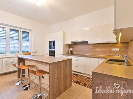 Pronájem bytu, 4+kk, 96 m²