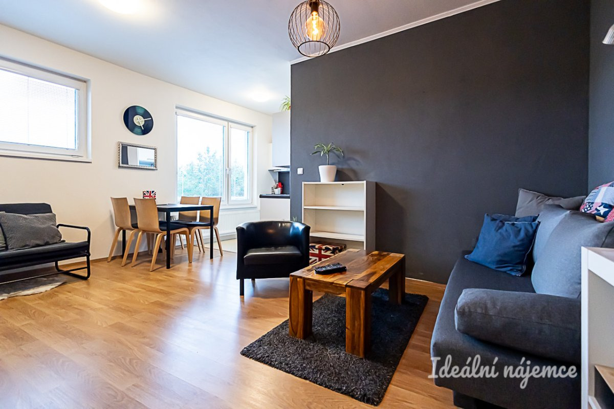 Pronájem bytu 1+kk, Nademlejnská, Hloubětín, 16900 Kč/měs, 32 m2