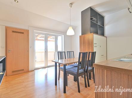 Pronájem bytu, 2+1, 79 m²