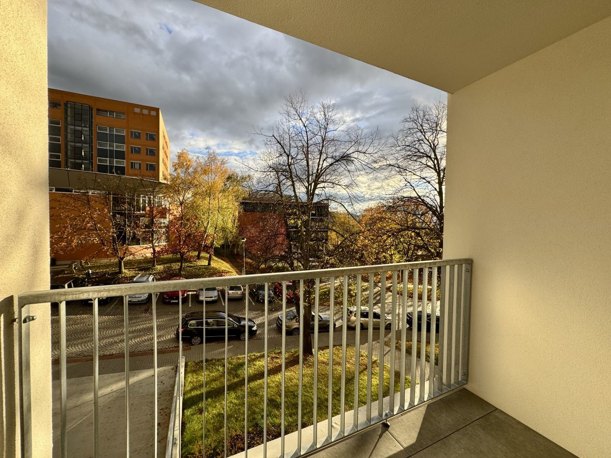 Pronájem bytu 1+kk, Nad Stráněmi, Zlín,  10000 Kč/měs, 28 m2