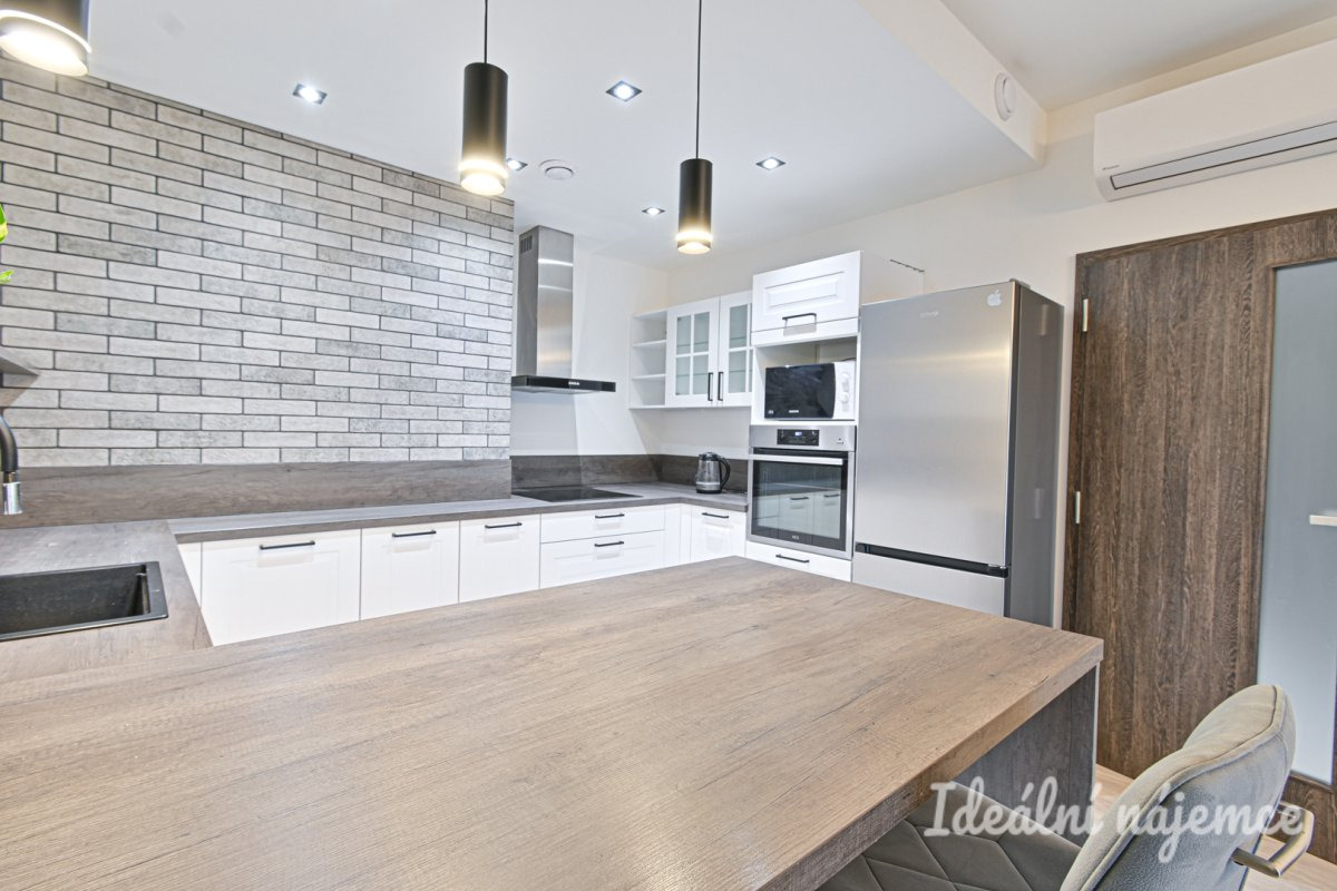 Podnájem bytu 2+kk, Poříčí, Pisárky,  20.000 Kč/měs, 57 m2 s parkovacím stáním