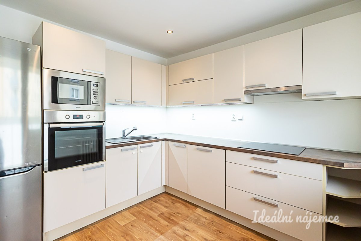 Pronájem bytu 4+1, Podvinný mlýn, Libeň, 87 m2