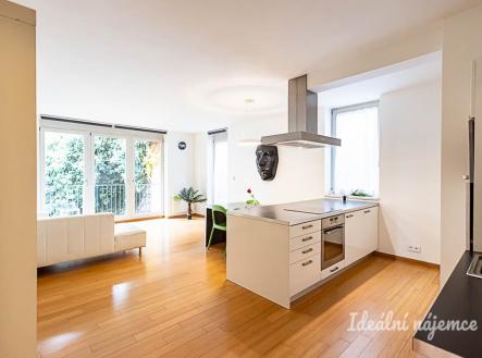 Pronájem bytu, 4+kk, 118 m²