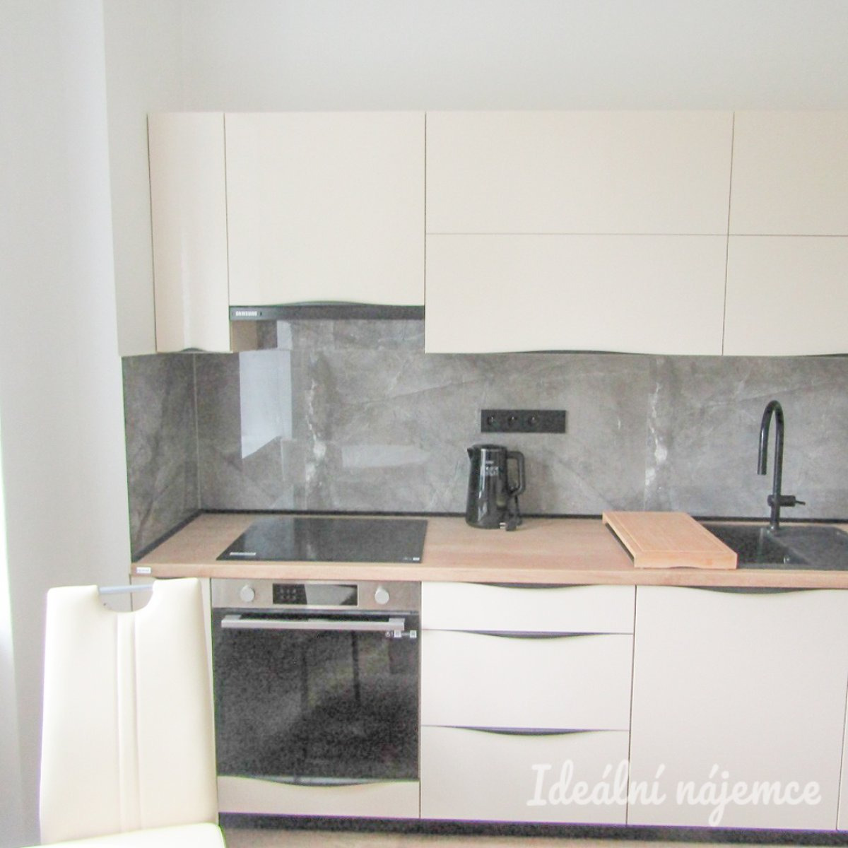 Pronájem bytu 2+1, Hálkova 1157/10, Znojmo - 22.300,- Kč/měs, 64 m2