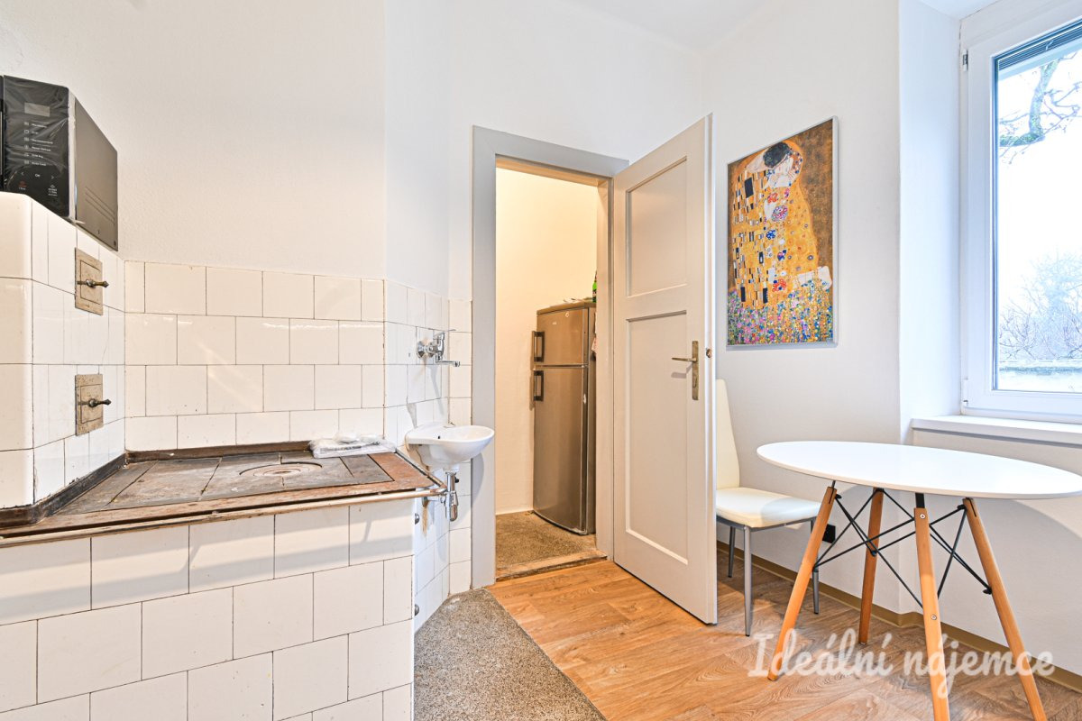 Pronájem bytu 2+1, Hálkova 1157/10, Znojmo - 22.300,- Kč/měs, 64 m2