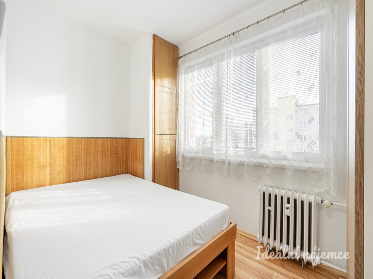Pronájem bytu 2+kk se sklepní kójí, Želivecká, Záběhlice, 36 m2
