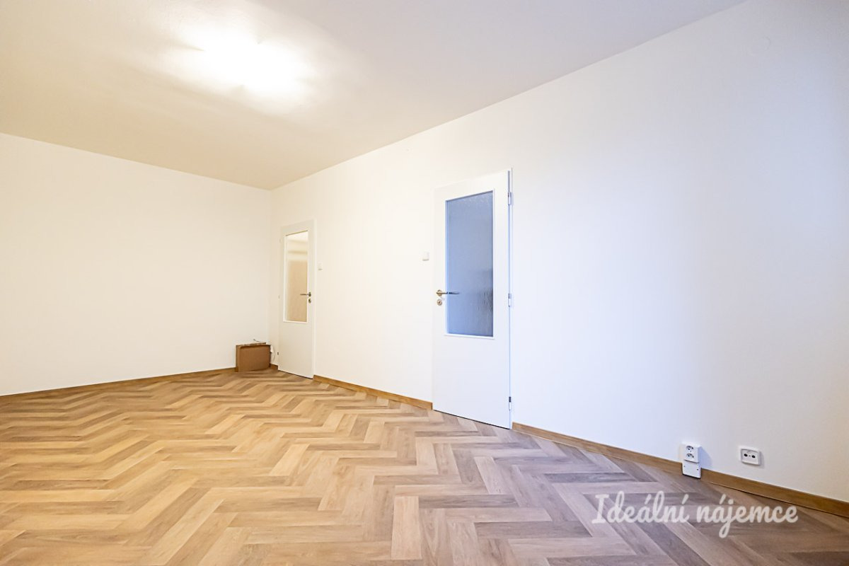 Pronájem bytu 1+1, Křenická, Strašnice, 16900 Kč/měs, 35m2