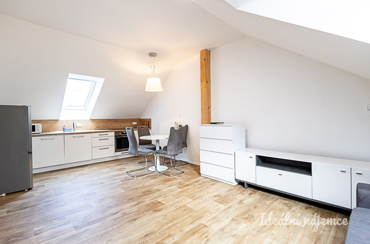 Pronájem bytu 2+kk, Cukrovarská, Čakovice, 17900 Kč/měs, 50 m2