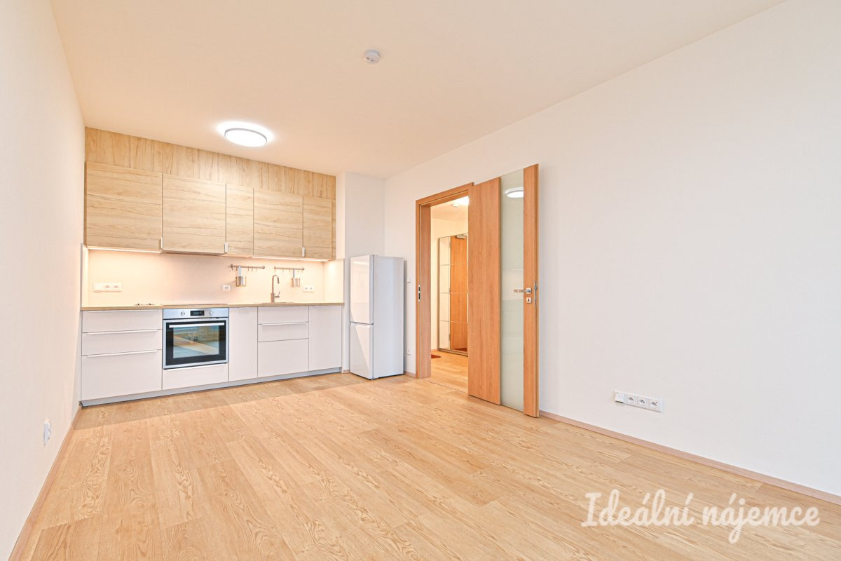 Byt k podnájmu 2+kk, Generála Píky ulice, Černá Pole, 21 200 Kč/měsíc, 44 m2