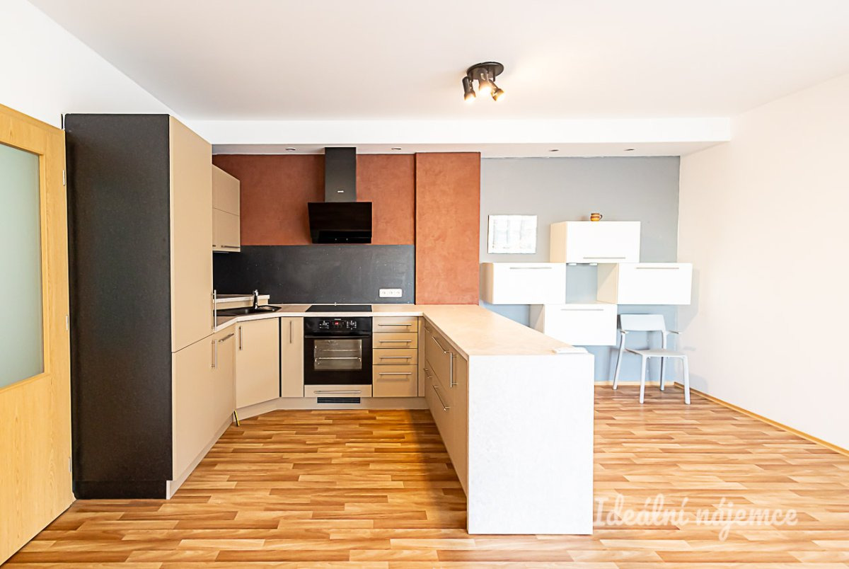 Pronájem bytu 2+kk, Vorařská, Modřany,  26.900Kč/měs., 69 m2