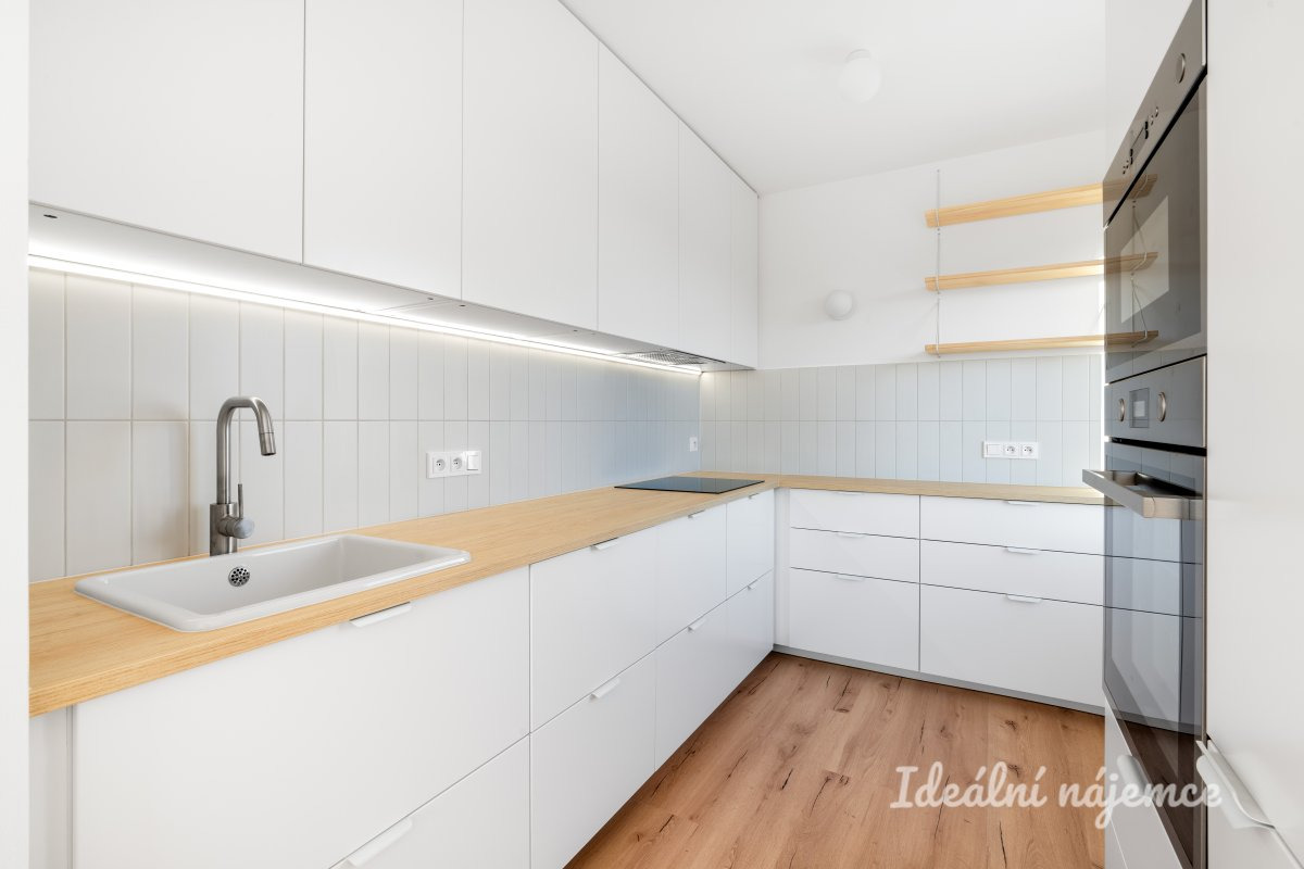 Pronájem bytu 3+kk V zápolí, Michle, 34900 Kč/měs, 75 m2