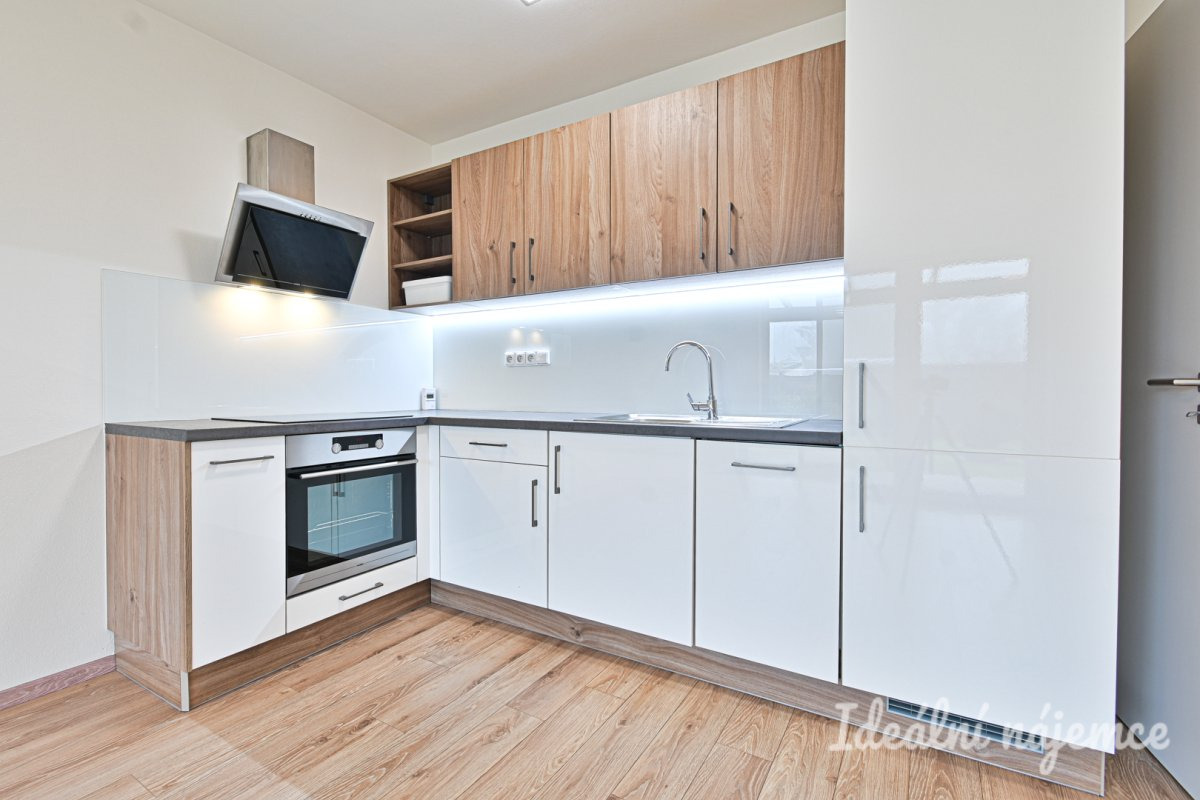 Pronájem pěkného bytu se zahrádkou 2+kk, Nemojany 308, - 16.000,- Kč/měs, 50 m2