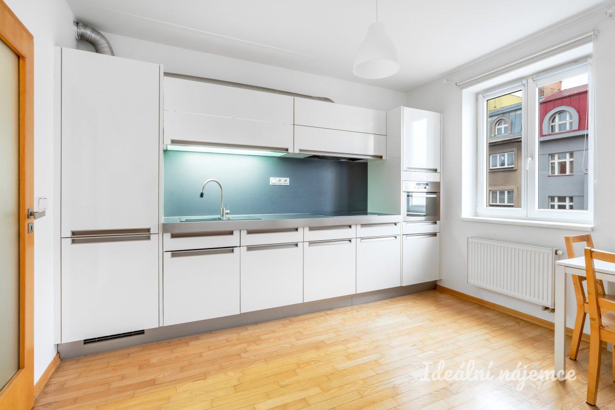 Pronájem bytu 1+kk, Lucemburská, Vinohrady, 21900 Kč/měs, 40 m2