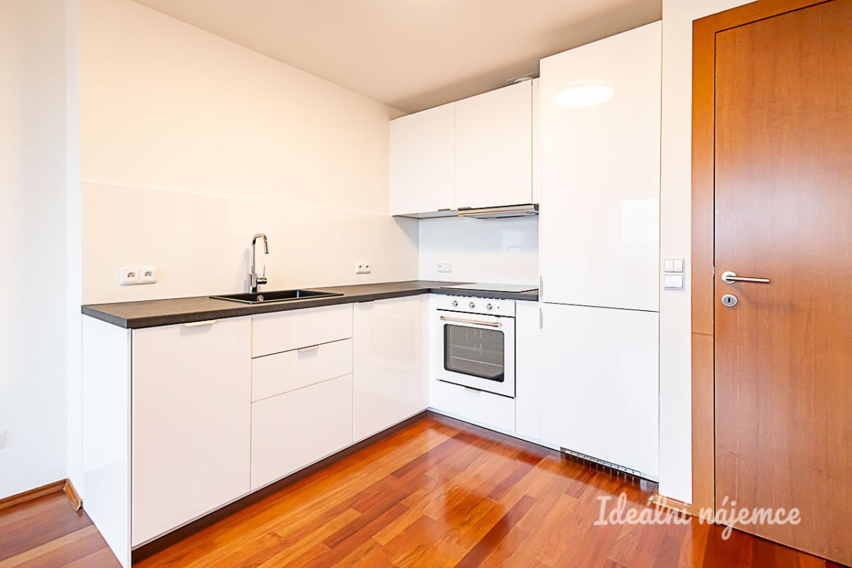 Pronájem bytu 2+kk, Podnádražní, Vysočany, 23000 Kč/měs, 55 m2