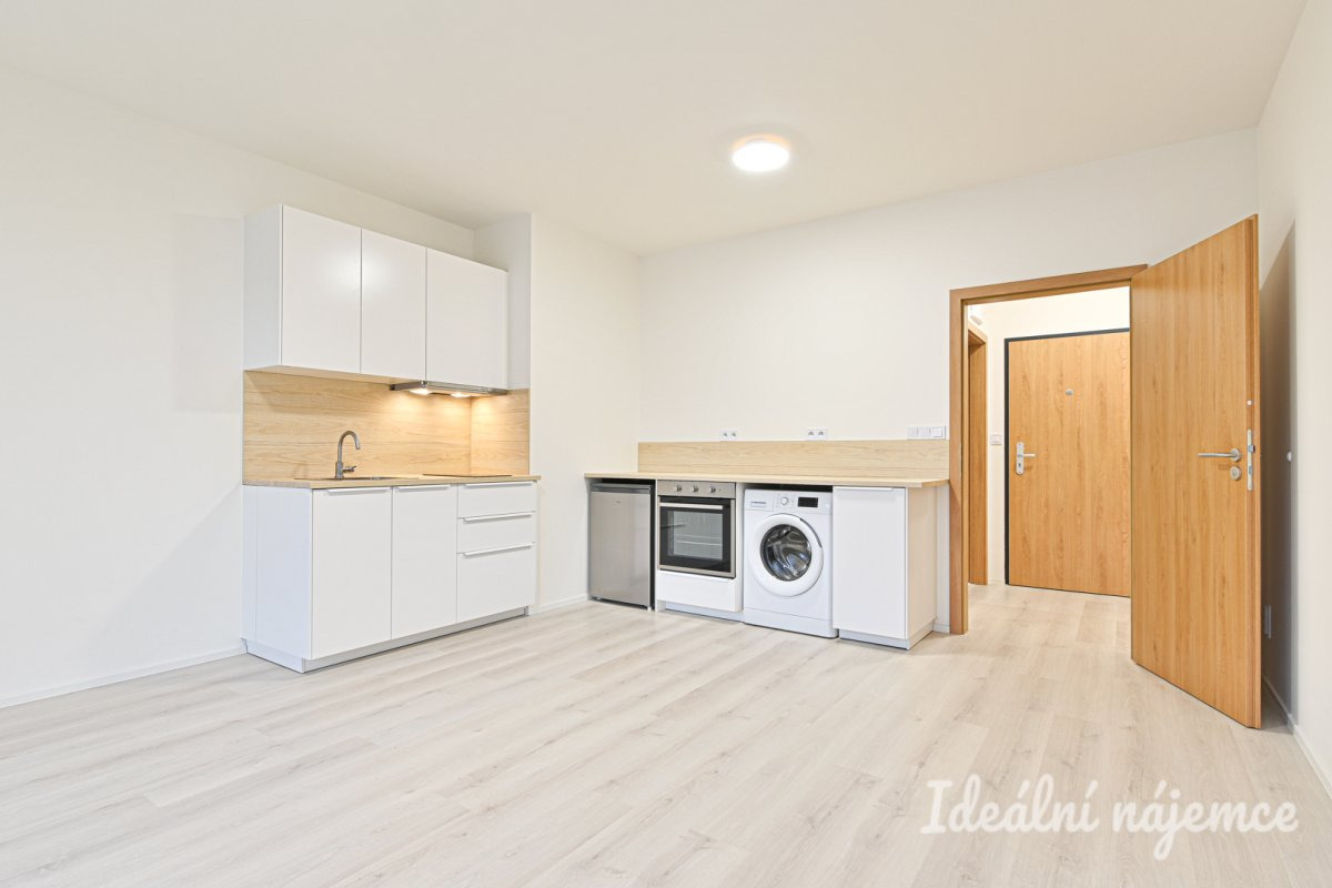 Podnájem bytu 1+kk, Dornych, Komárov  17.200 Kč, 30 m2