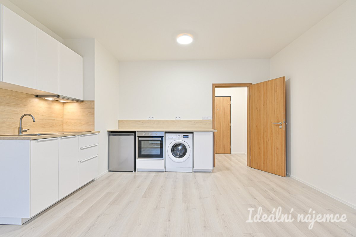 Podnájem bytu 1+kk, Dornych, Komárov  17.200 Kč, 30 m2