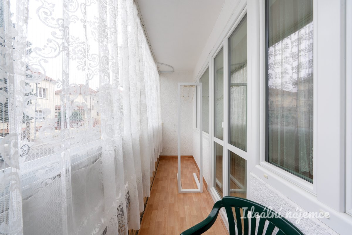 Pronájem bytu 2+1, Na Záhonech, Michle