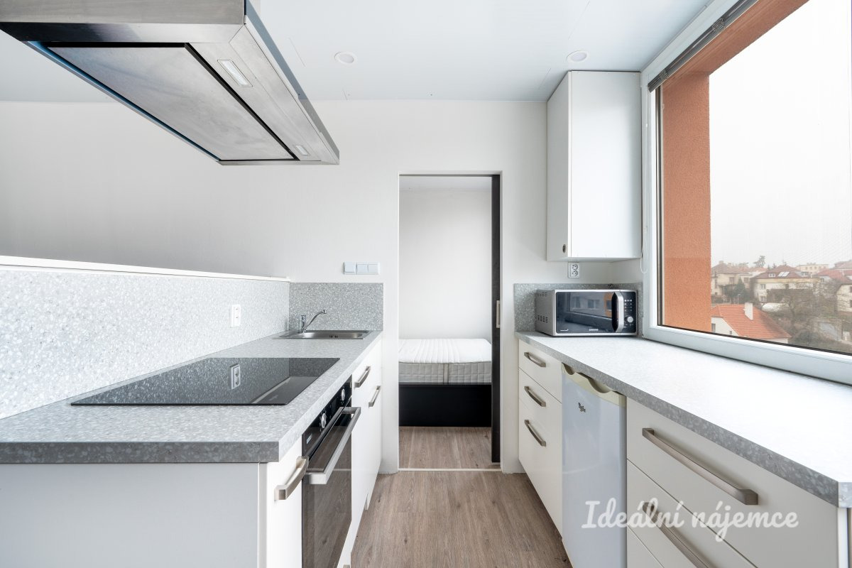Pronájem bytu 2+kk, Lysinská, Modřany, 32 m2