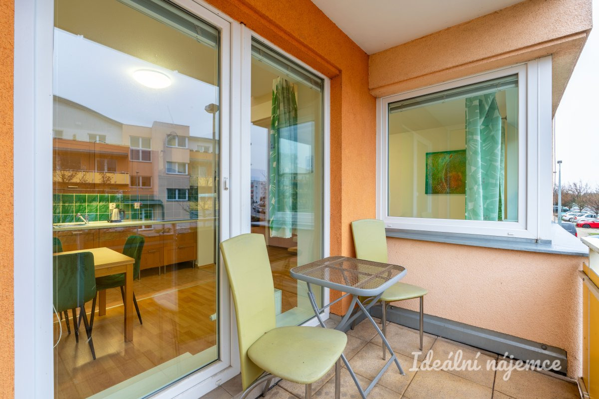 Pronájem bytu 1+kk, Sicherova, Kyje, 33 m2