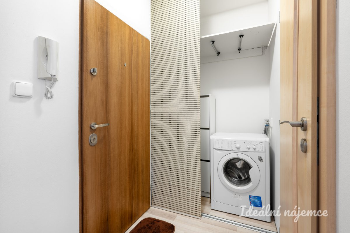 Pronájem bytu 1+kk, Bílinská, Prosek, 16900 Kč/měs, 26 m2