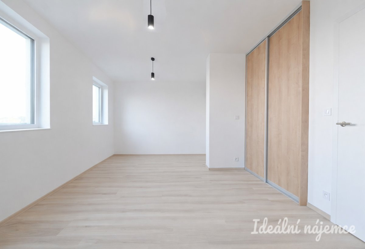 Pronájem bytu 2+kk, Jižní, Horní Heršpice,  Kč/měs, 36 m2