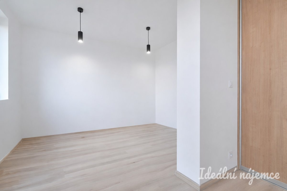 Pronájem bytu 2+kk, Jižní, Horní Heršpice,  Kč/měs, 36 m2