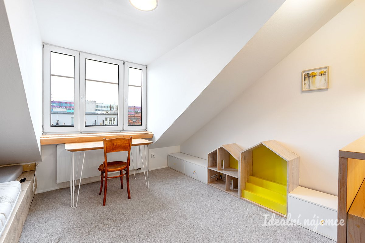 Pronájem bytu 2+1, 28. Pluku, Vršovice, 54 m2