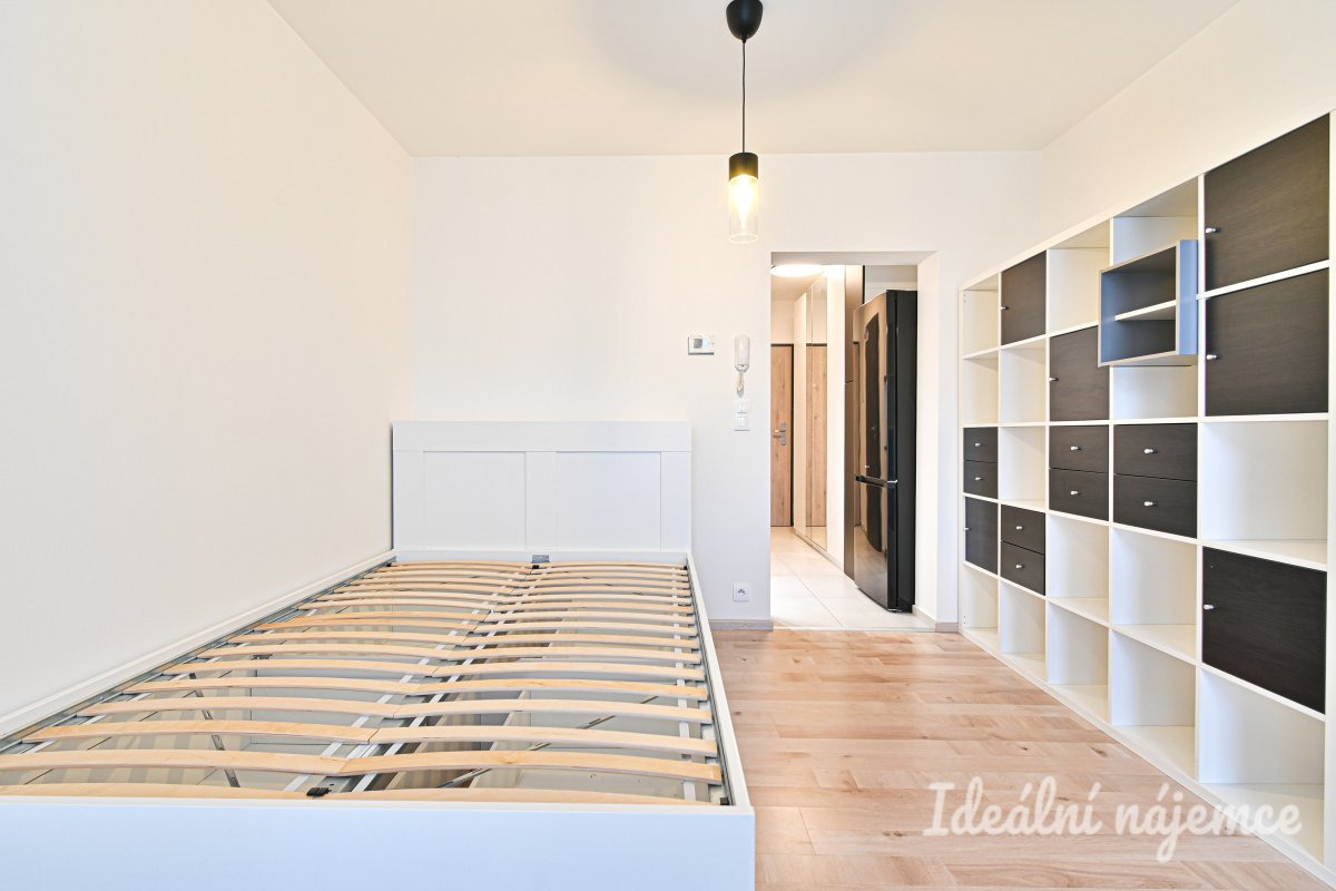 Pronájem bytu 1+1, Na Vyhlídce, Rosice u Brna, 13000 Kč/měs, 24 m2