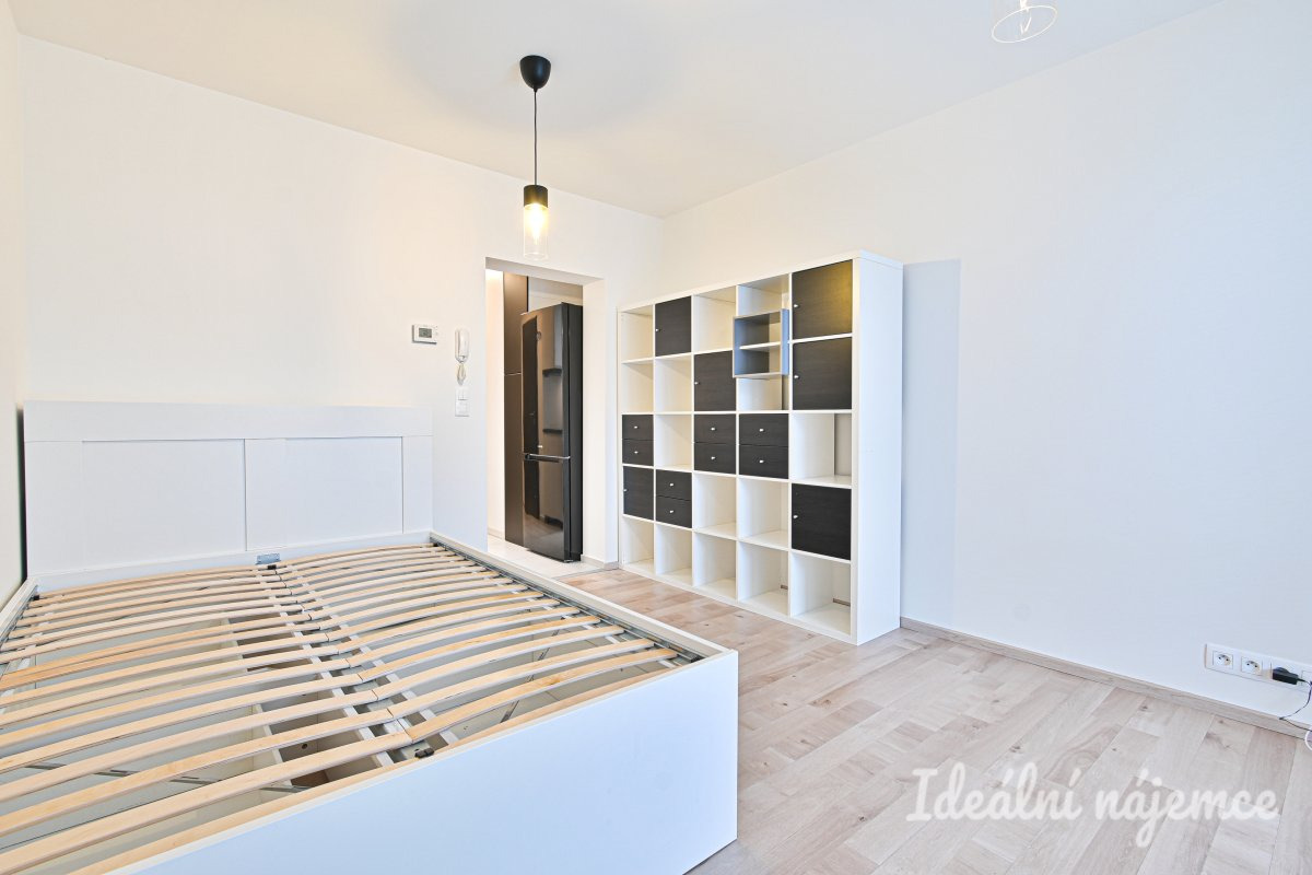 Pronájem bytu 1+1, Na Vyhlídce, Rosice u Brna, 13000 Kč/měs, 24 m2