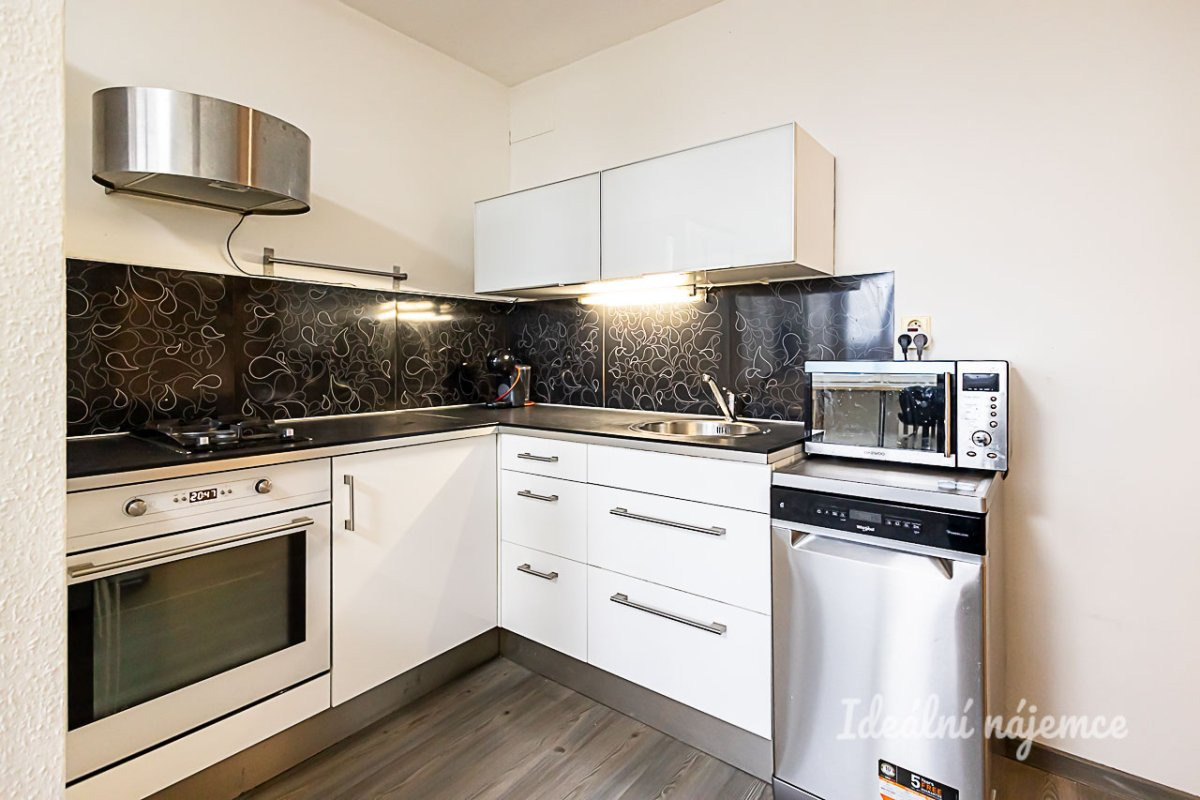 Pronájem bytu 2+kk, Nekvasilova, Karlín, 40 m2