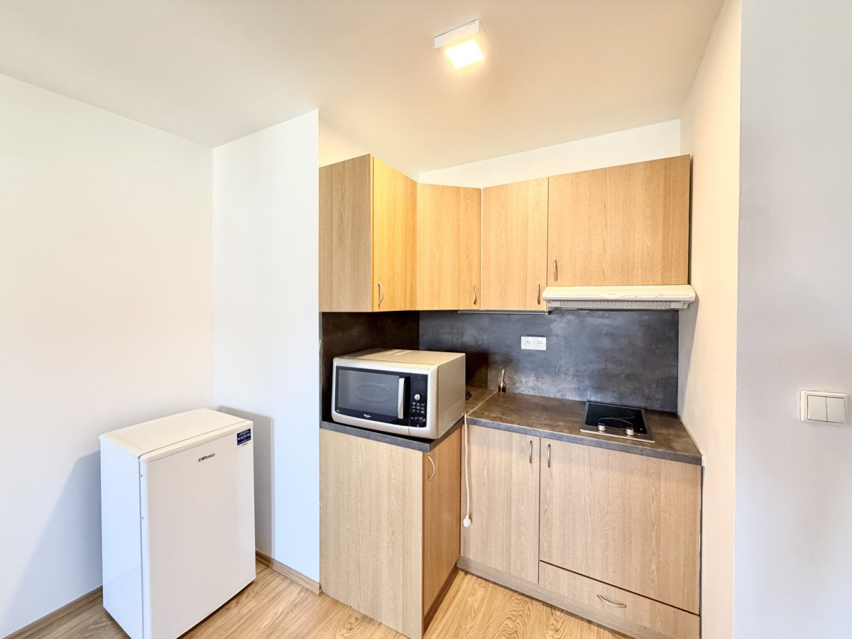 Pronájem bytu 1+kk, Anenské náměstí, Jablonec nad Nisou, 8000 Kč/měs, 32 m2