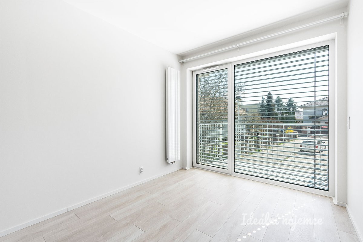 Pronájem bytu 1+kk, Českobrodská, Hostavice,  31 m2