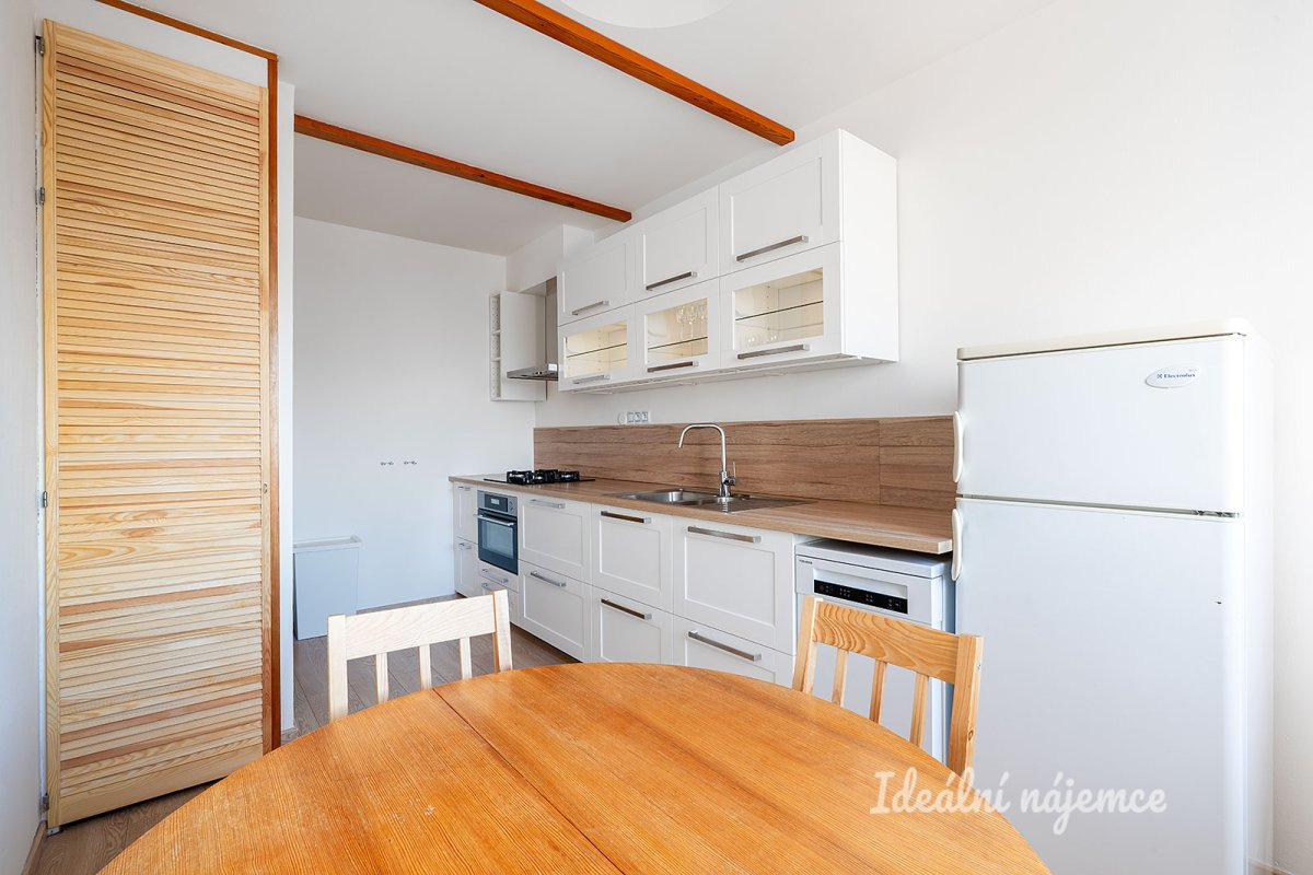 Pronájem bytu 3+1, Platónova, Modřany, 24900 Kč/měs, 76 m2