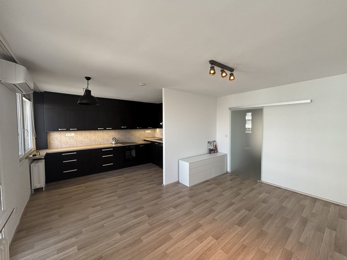 Pronájem bytu 3+kk, Bělehradská, Pardubice, 19.900,-Kč/měs, 76 m2