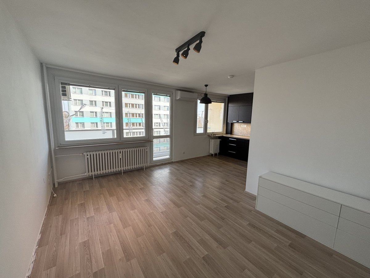 Pronájem bytu 3+kk, Bělehradská, Pardubice, 19.900,-Kč/měs, 76 m2