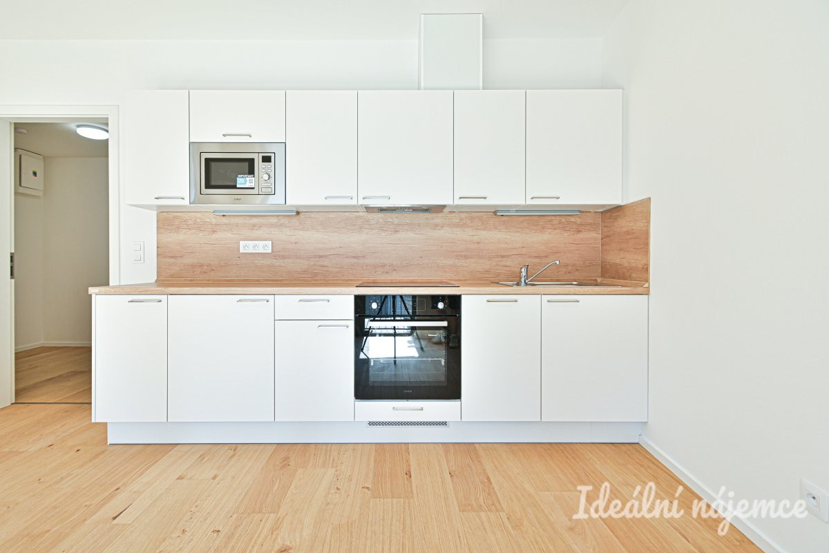 Pronájem bytu 1+kk, Bratislavská, Zábrdovice,  14.900 Kč/měs, 34 m2