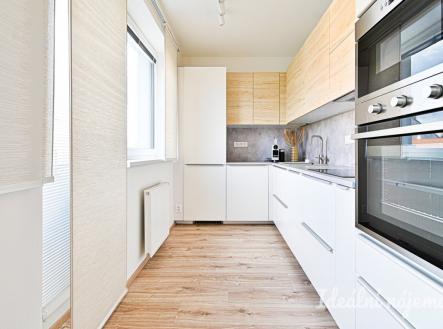 Pronájem bytu, 2+kk, 67 m²
